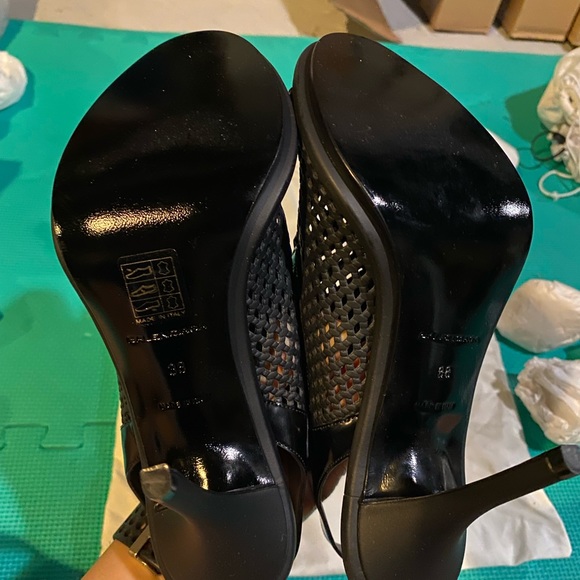 Balenciaga heels in like new condition. Only tried on inside.size 38 = size 8 us - Picture 5 of 7